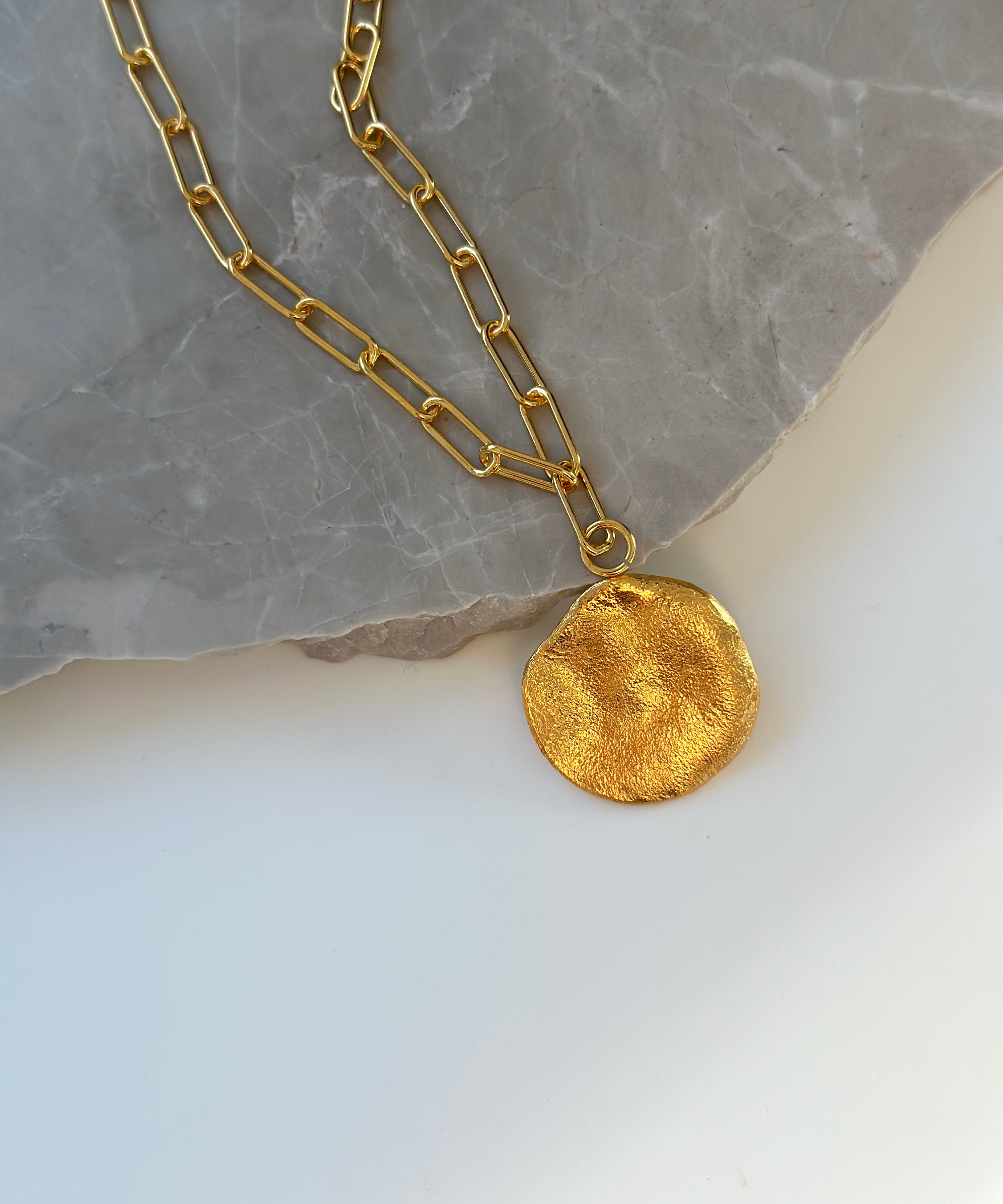 Illumi Chunky Necklace