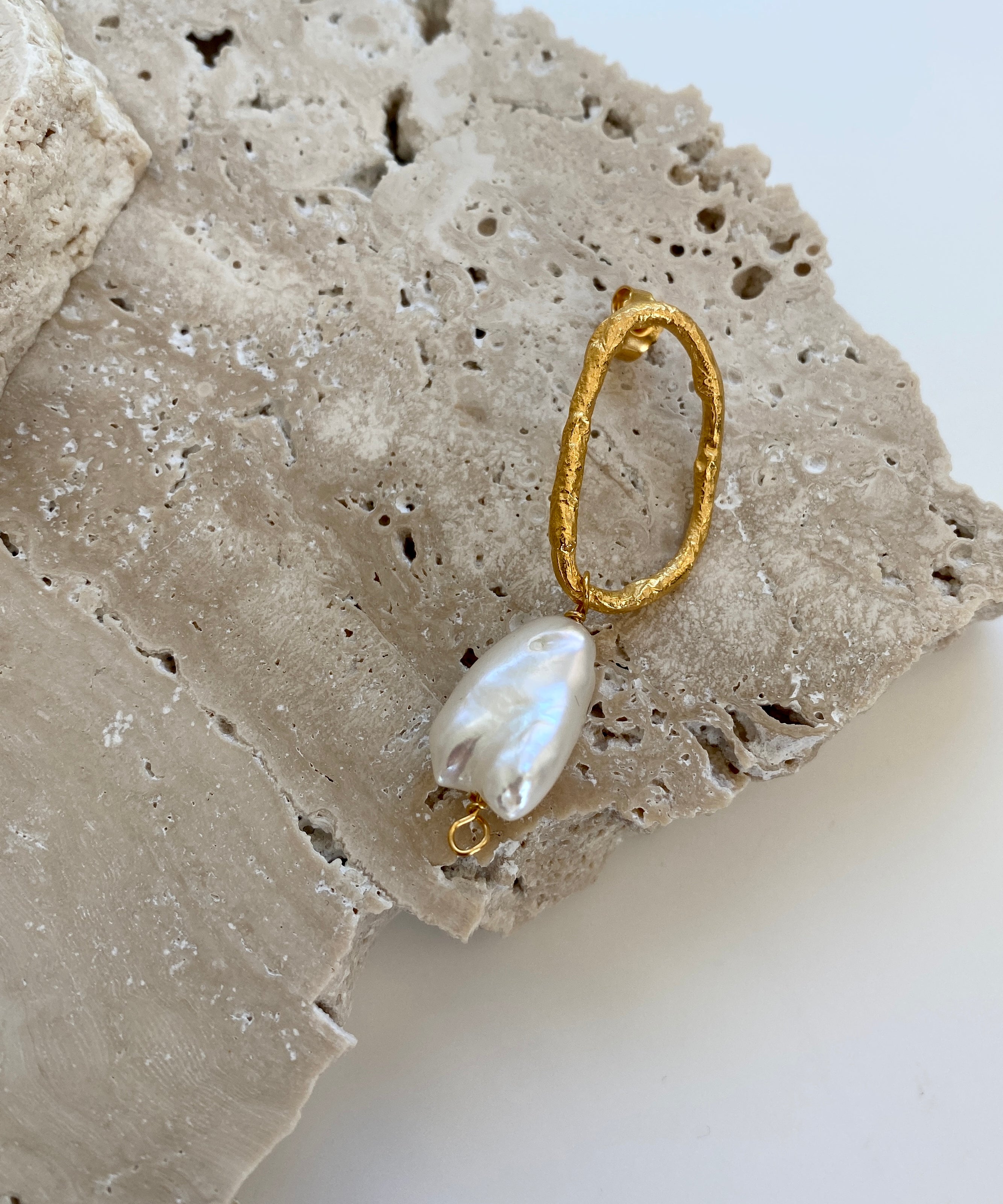 Grace 1 link pearl earring